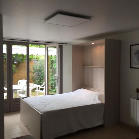 Studio Pied Dans L Eau 라론드레모레 외부 사진