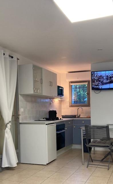 Studio Pied Dans L Eau 라론드레모레 외부 사진
